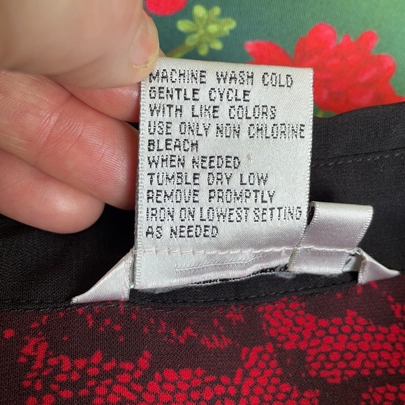 Fred David Woman Black Red Floral Lace Design Button Up Down SS Blouse Cuff 2X - Picture 13 of 13